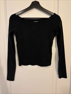 Hollister Black Long-Sleeve Boatneck Top and Garage Brown Crop Top
